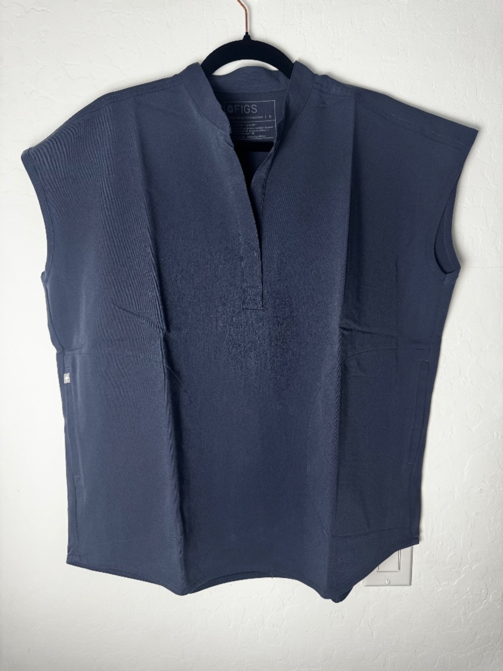 NWT FIGS Dark Sky Rafaela Top Small Zamora Joggers Medium Nurse Scrub Set - Picture 5 of 8